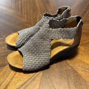 Comfortiva Sandals Memory Foam Size 7 Pewter Weaved Sandal Shimmery